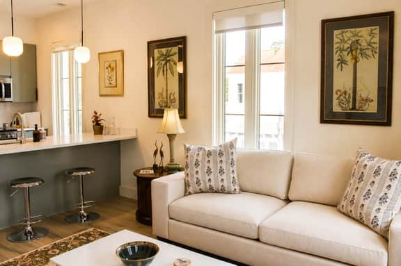 The Jardin Laurel Suite | Near Downtown - Image 2