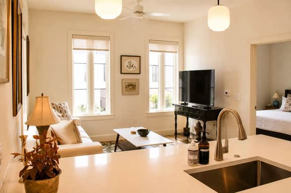 The Jardin Laurel Suite | Near Downtown - Image 5