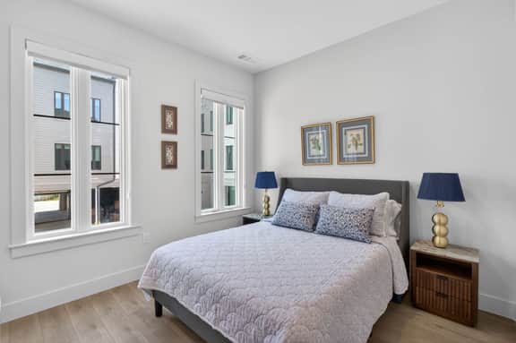 The Jardin Clover Suite | Near Downtown - Image 4