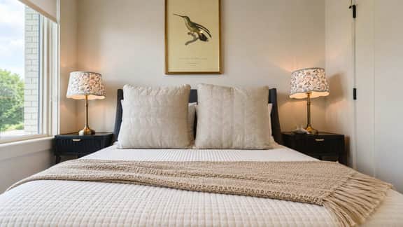 The Jardin Blossom Suite | Near Downtown - Image 2