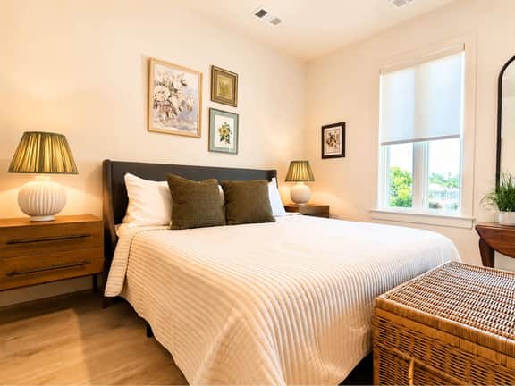 The Jardin Sage Suite | Near Downtown - Image 2