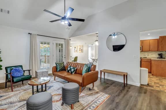 Oasis near Savannah | Lakefront Retreat + Game roo - Image 3