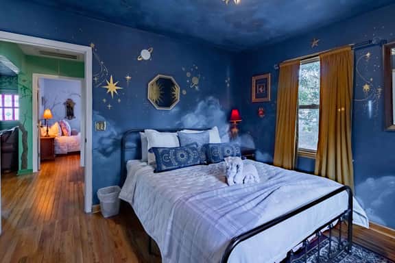 Antique Garden Retreat - Image 3