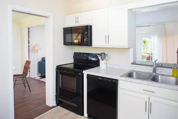 Midtown Cottage in Savannah - Image 5