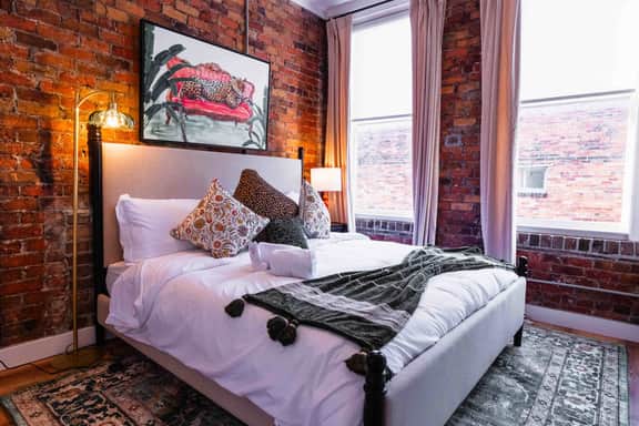 The SCAD District Loft | 2BR on MLK Blvd - Image 4