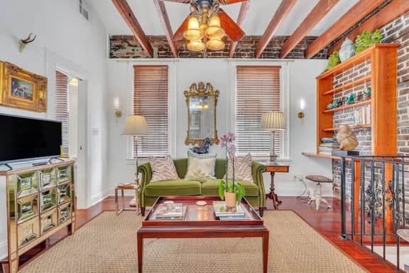 Charming Monterey Square Carriage House - Image 5