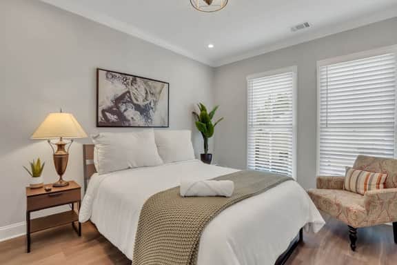 De Luxe Chalet Near Forsyth Park - Image 5