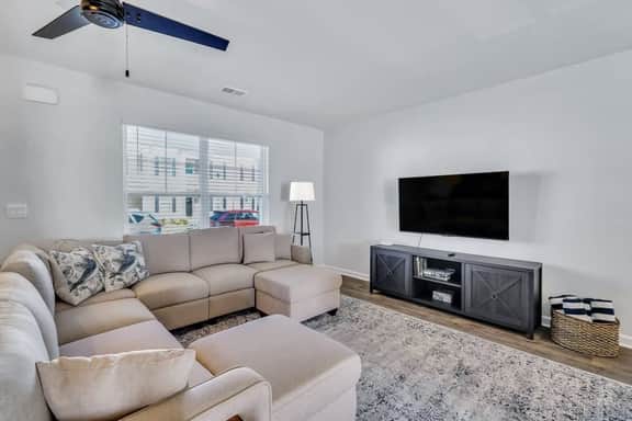 The Emerald & Sapphire Townhomes - Image 5