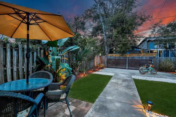 Historic Forsyth Victorian Home | Downtown Savanna - Image 2