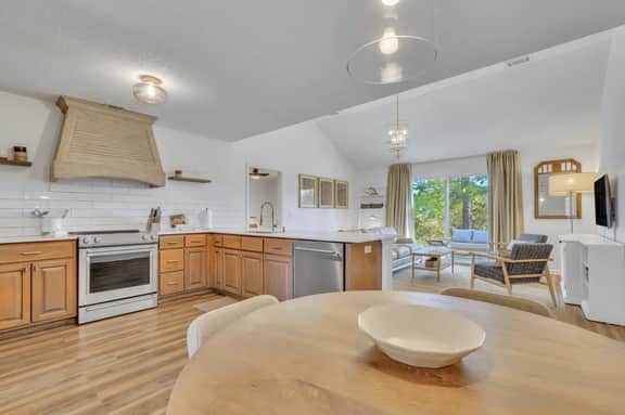 Magnolia Escape – Modern Comfort Near Savannah - Image 5