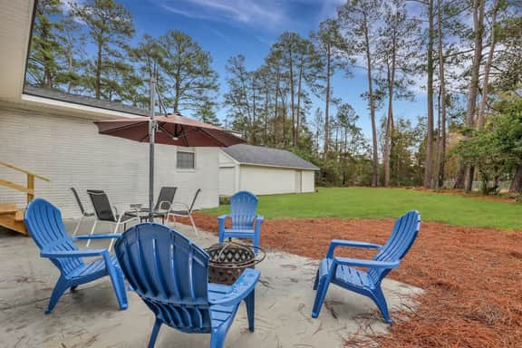 Restful Haven Near Savannah - King Bed - Image 4