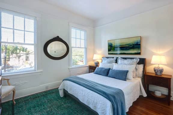 Charming 2BR/1BA in a Restored 1920s Savannah Home - Image 5