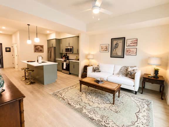 The Jardin Briar Suite | Near Downtown - Image 5