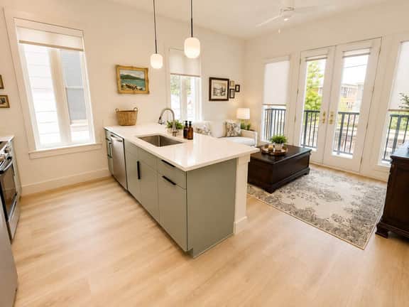 The Jardin Cherry Blossom Suite | Near Downtown - Image 3