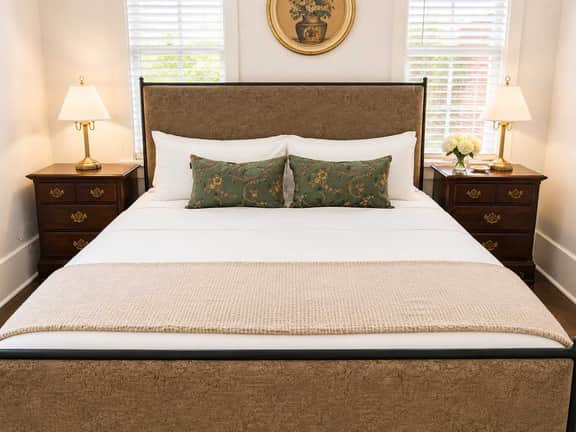 The Gilded Magnolia | Historic Savannah Stay - Image 3