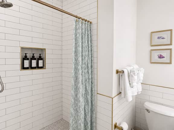 The Gilded Magnolia | Historic Savannah Stay - Image 5