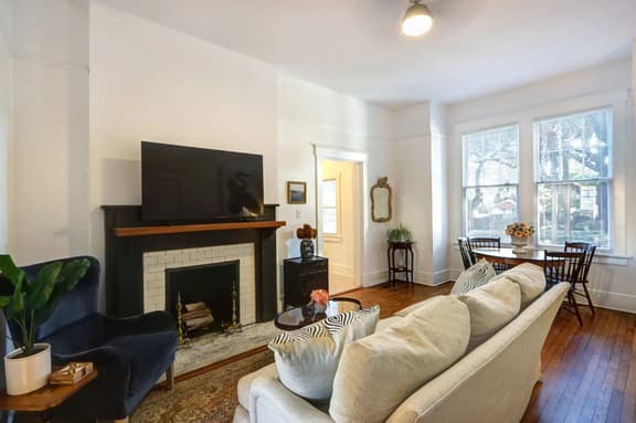 Luxury 2BR | Historic Savannah Home - Image 1
