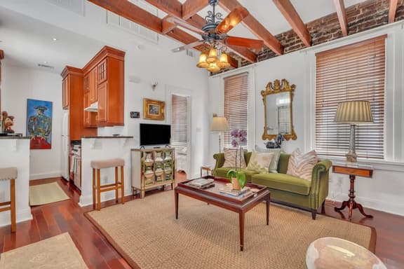 Charming Monterey Square Carriage House - Image 1