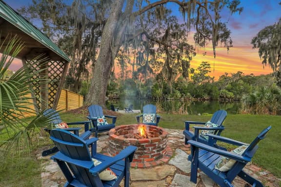 4bd/4ba Lakefront-Spa-Kayak-Near Savannah & Tybee - Image 1