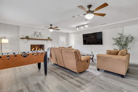 Enjoy Savannah 4BR w/King Bed - Image 1