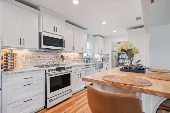 Farmhouse Retreat near Savannah - Image 1